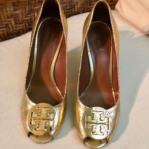Tory Burch Textured Metallic Gold Peep Toe Wedges